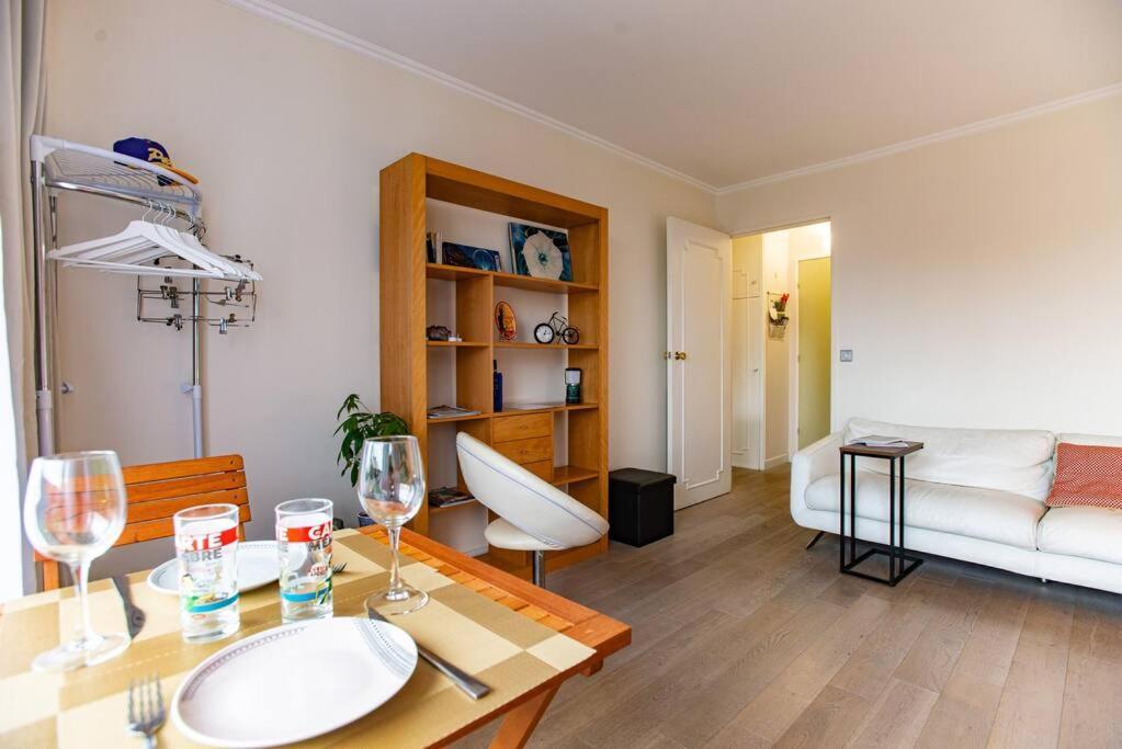 Studio With Balcony Париж Экстерьер фото