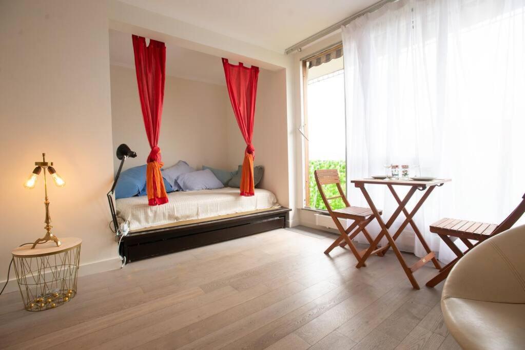 Studio With Balcony Париж Экстерьер фото