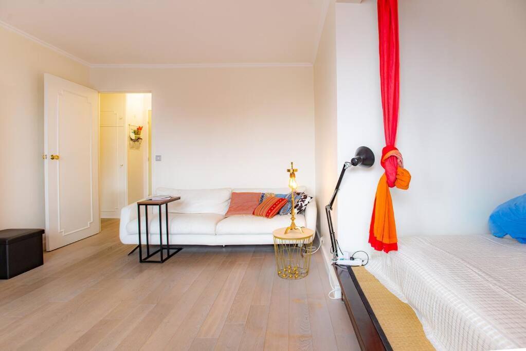 Studio With Balcony Париж Экстерьер фото
