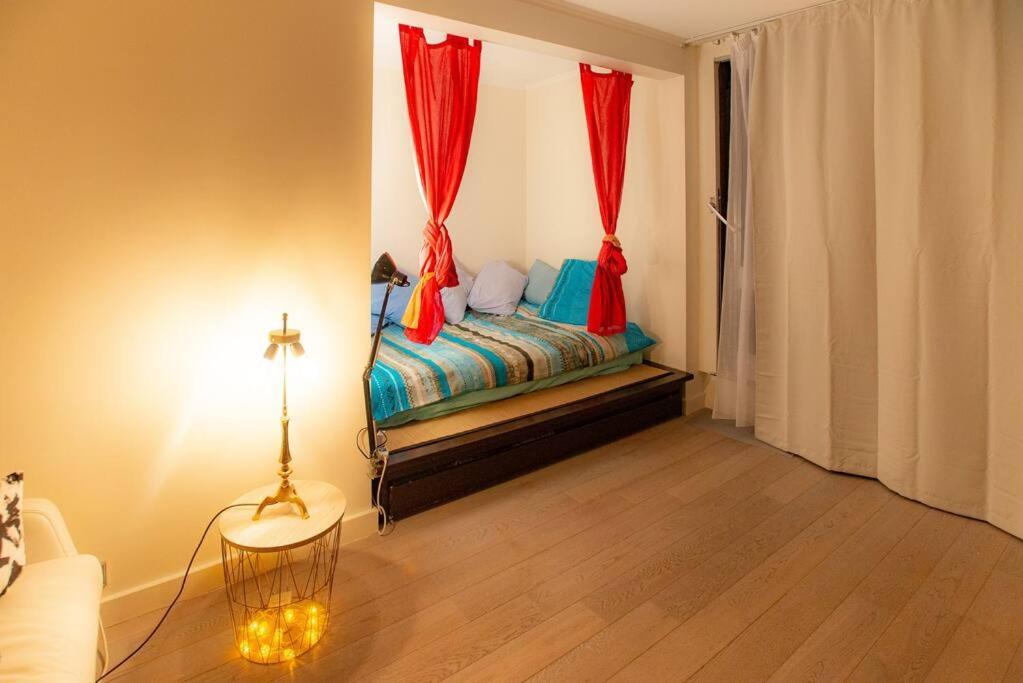 Studio With Balcony Париж Экстерьер фото